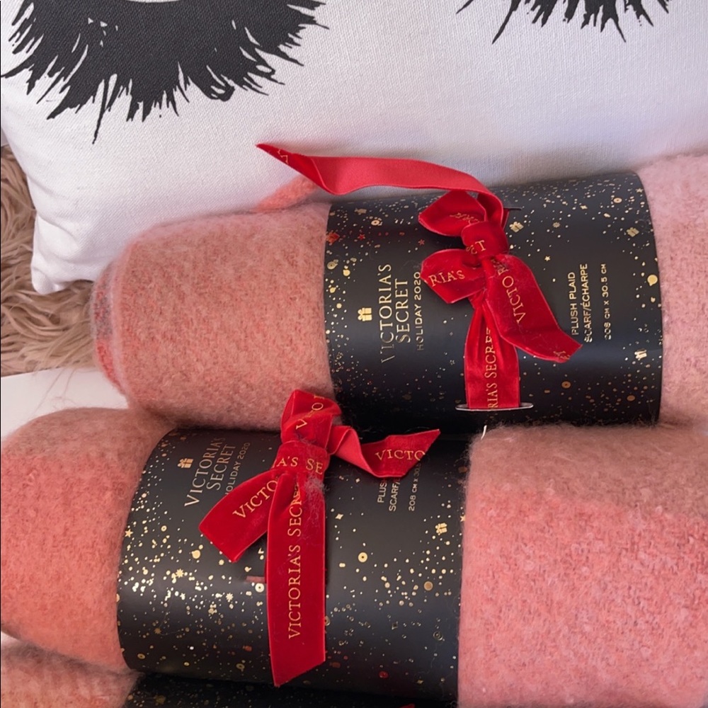 Victoria’s secret scarf